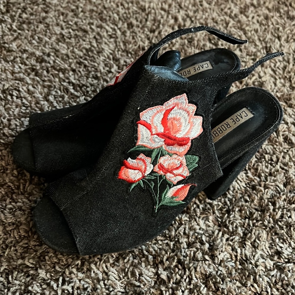 Black rose heels